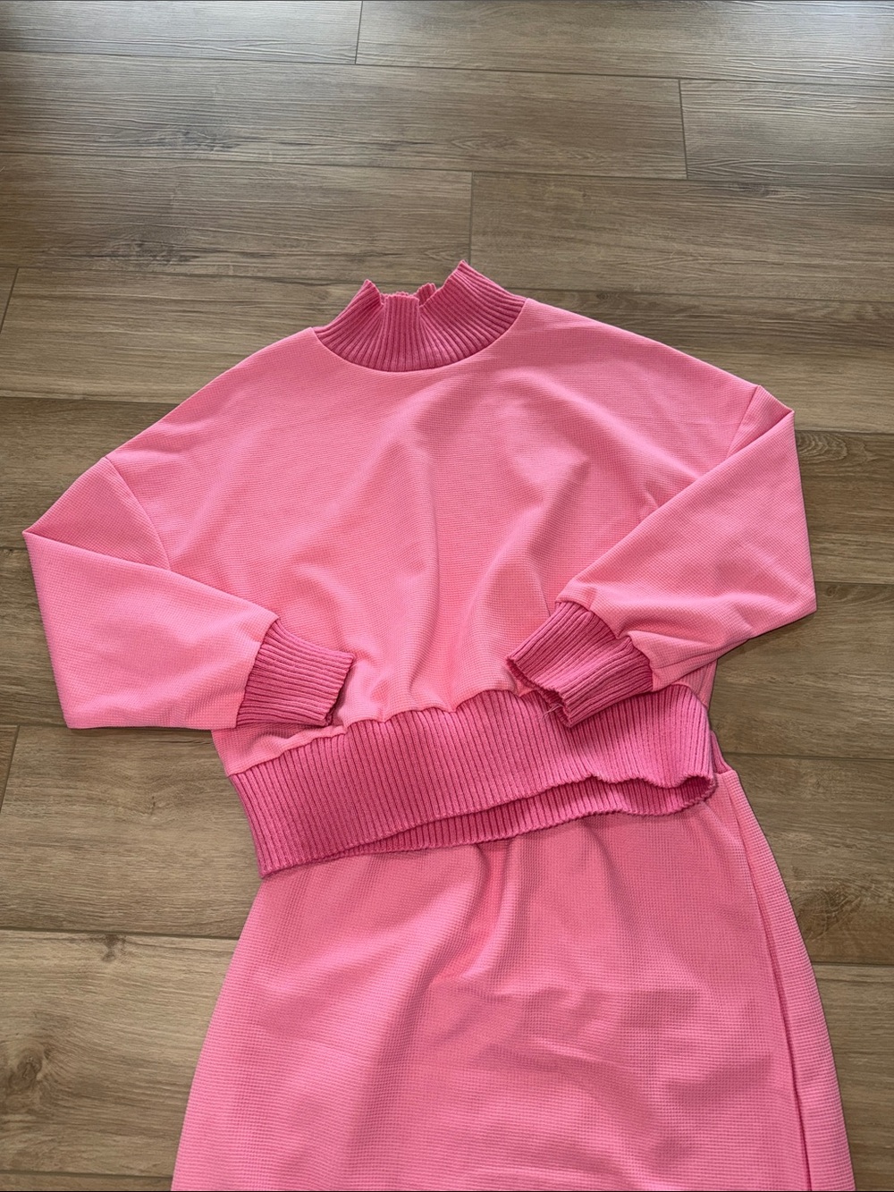 Women's Pink Knit Two-Piece skirt Set turtleneck top & waffle knit style Large - Picture 4 of 6